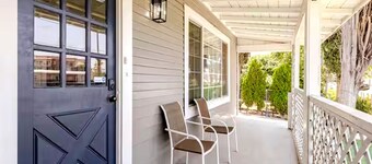 Guest Favorite Spacious Home w/ huge Yard, Sleeps 15, Near Dining & Attractions