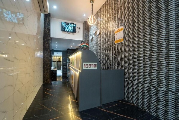 Lobby - Glitz Rexton Inn - IIT Powai (Mumbai)