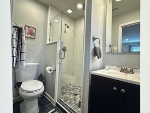 Bathroom - 3-bedroom house in soothing Richland Hills with Swimming Pool and Pool Table (Richland Hills)