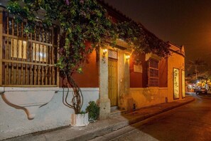 Fachada de la propiedad