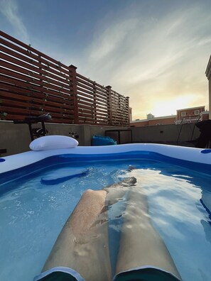 Outdoor spa tub - Cozy 2BR Apt with spacious rooftop in an amazing fully secured compound in Cairo (Cairo Governorate)