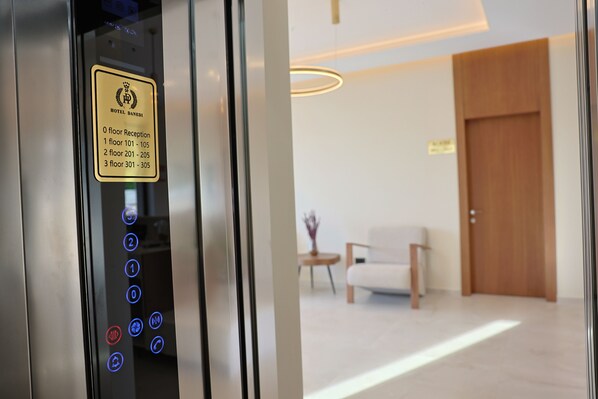 Lift - Hotel Vila Danedi (Ksamil)