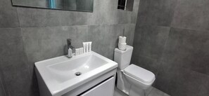 Bathroom - Neema Lodge (Boksburg)