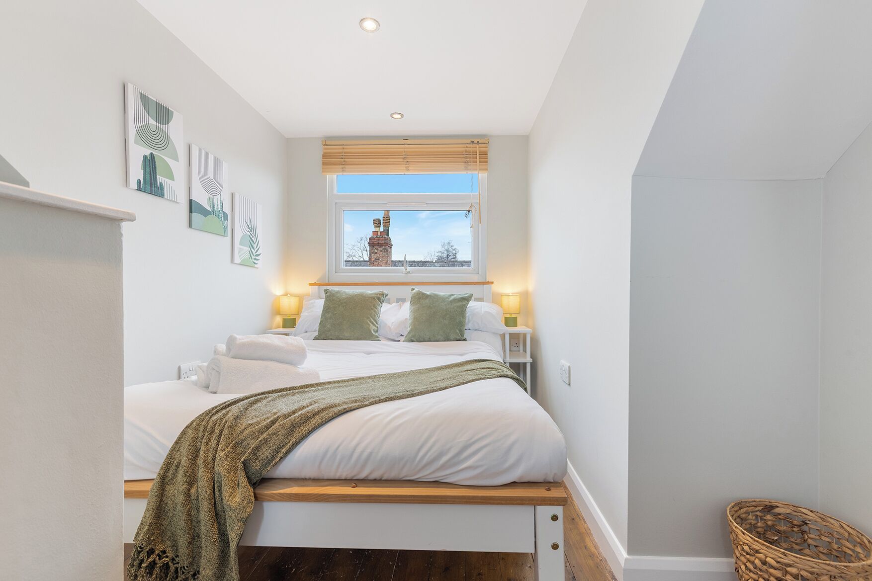 3 bedrooms, iron/ironing board, free WiFi, bed sheets