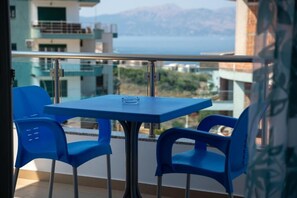 Outdoor dining - Imperio Hotel (Saranda)