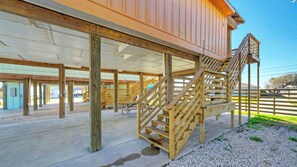 House (3 Bedrooms) | Interior - Pool, Boat Dock, Balcony w/ Bay Views Cooper's Hawk by Avantstay (Corpus Christi)