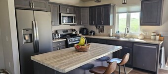 Fantastic 4-bedroom house with AC in charming Oshkosh. Close to EAA