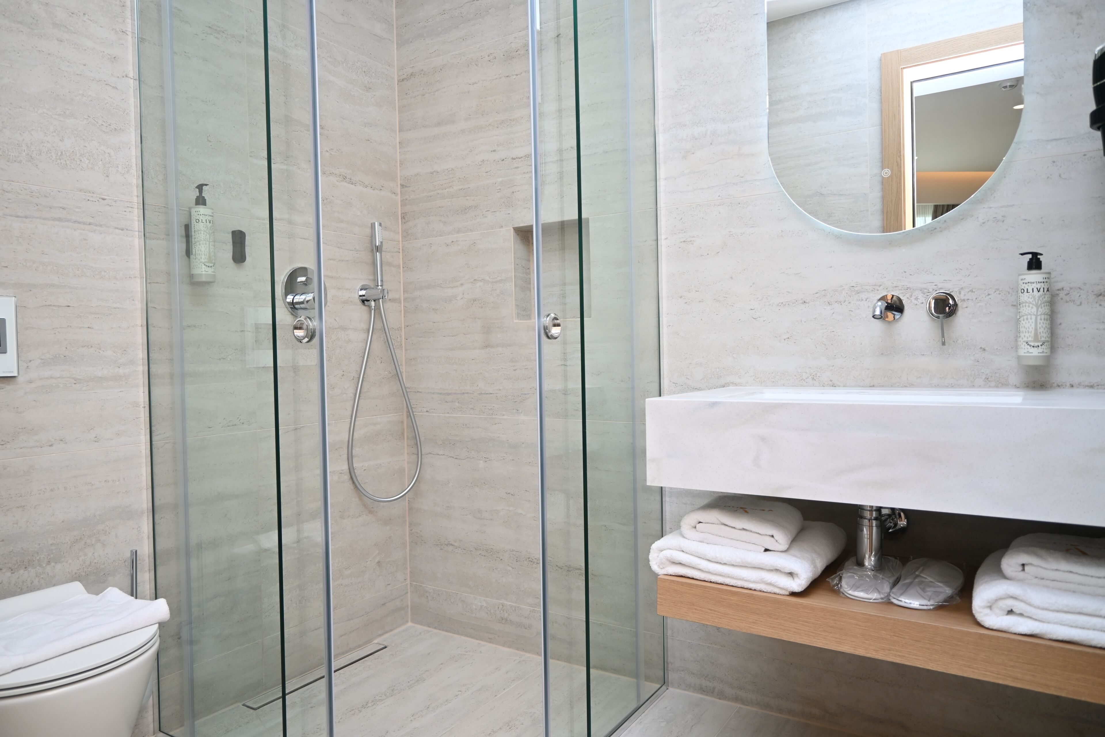 Deluxe Double Room, Balcony | Bathroom | Free toiletries, hair dryer, slippers, towels