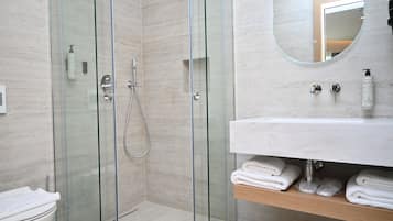 Deluxe Double Room, Balcony | Bathroom | Free toiletries, hair dryer, slippers, towels