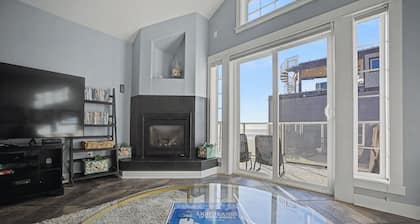 Oceanview Townhome Steps to the Sand | Hot Tub & 3-Story Coastal Retreat