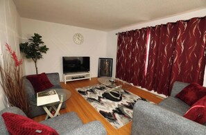 Casa, 3 quartos | Sala de estar