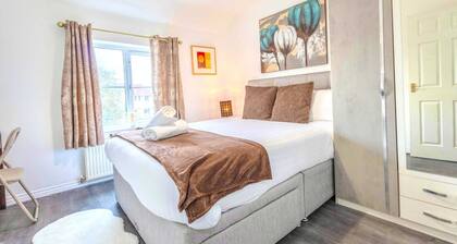 Secluded 2-Bed Detached Home with Free Parking