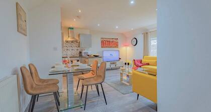Secluded 2-Bed Detached Home with Free Parking