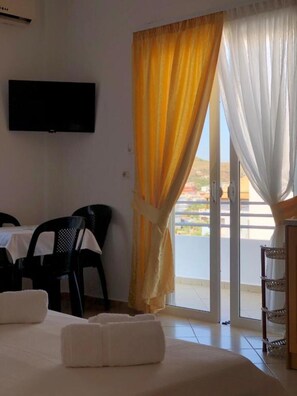 Family Studio, Balcony, Garden View | Free WiFi