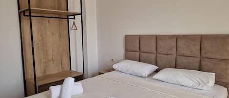 Standard Studio, Balcony, Lake View | WiFi (free)