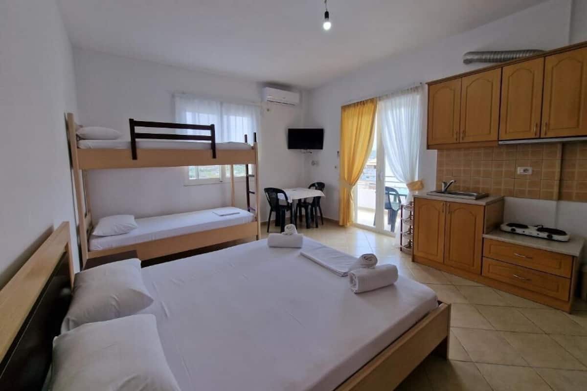 Studio dành cho gia đình, ban công, quang cảnh vườn | Truy cập Internet không dây miễn phí