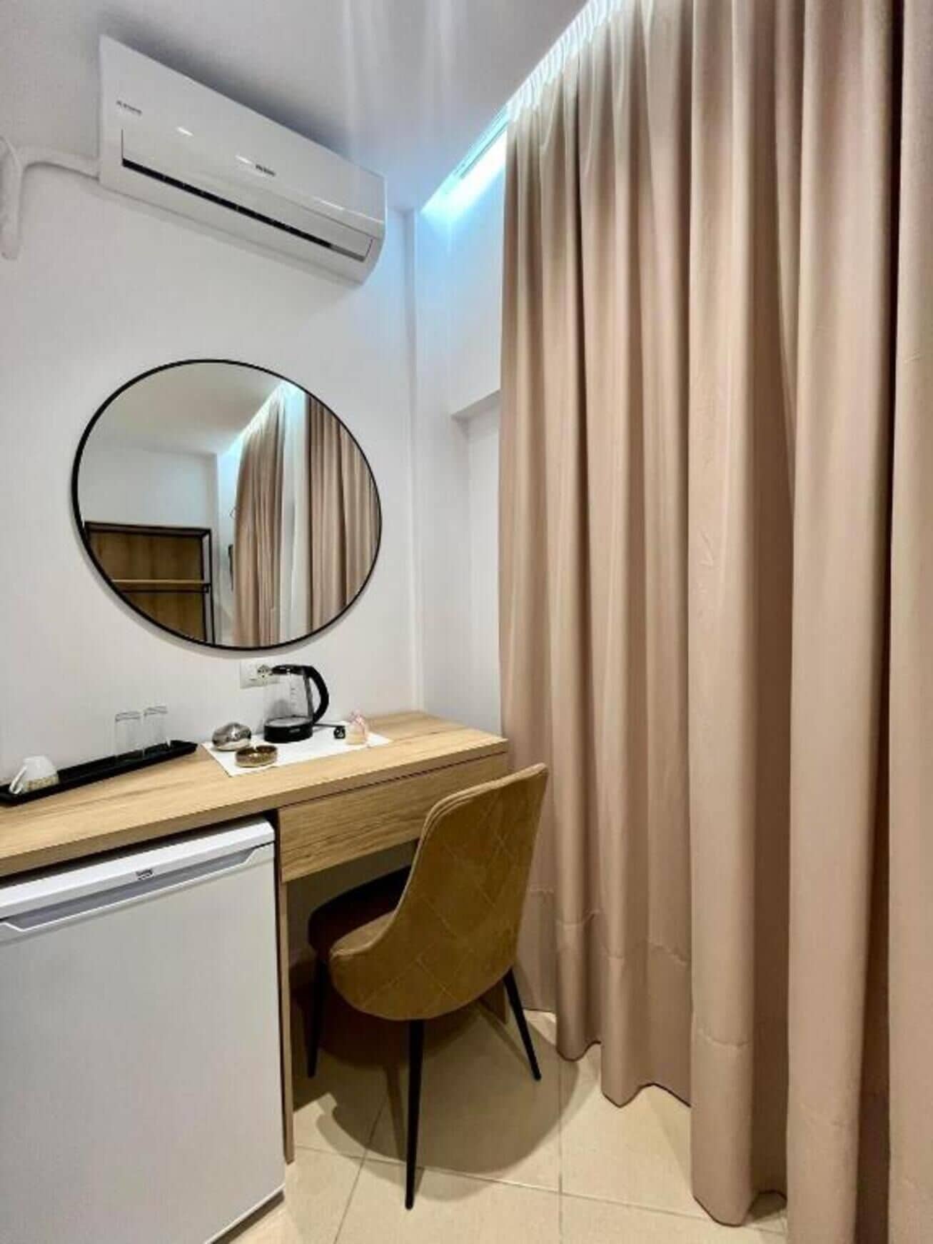 Quarto casal luxo, sacada, vista para o jardim | Parte interna