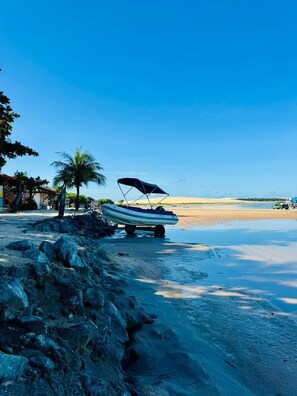 Beach nearby, sun loungers, beach towels - Beach House Suítes Jeri (Jijoca de Jericoacoara)