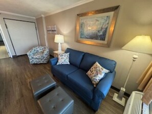 Living area - Caravelle 1234- Pools, Lazy River, Arcade, Kitchen (Myrtle Beach)