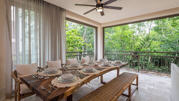 Apartamento, vistas a la montaña | Restauración