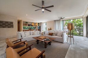 Apartamento, vista para a montanha | Área de estar