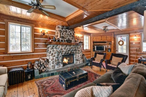 Country cottage on the banks of the Rouge River