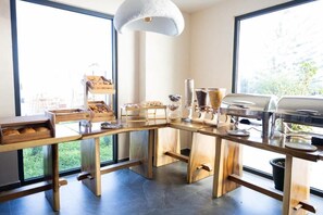 Free daily buffet breakfast - San Angelo Luxury Studios - Adults Only (Sarande)