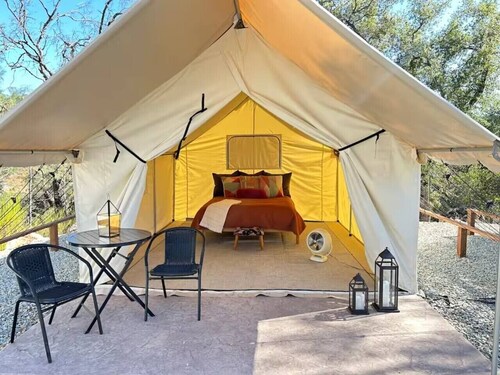 Moonshadow Flat Glamping: Onyx Tent