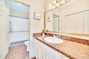 Shower, hair dryer, towels, soap - Upstay - Condo Near Disney w Pool-Spa-Sauna-Games (Winter Garden)