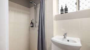 Shower, towels - Walk, Relax, Enjoy - stylish townhouse, steps from beaches and shops (South West Rocks)