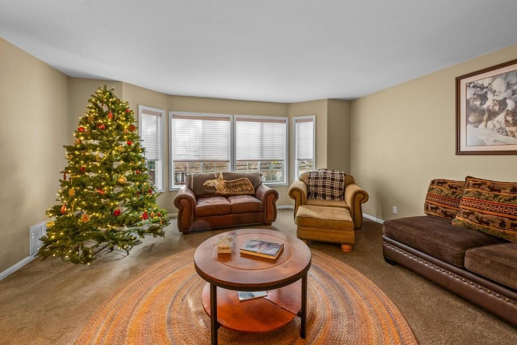 基础独立别墅, 阳台, 山景 | 起居区. 大熊鹰山巢