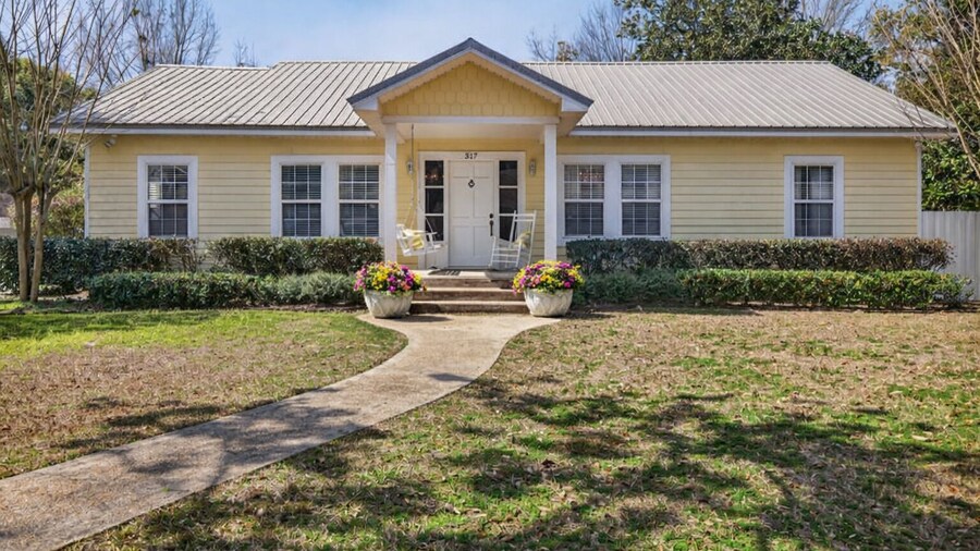 Authentic Ocean Springs Cottage