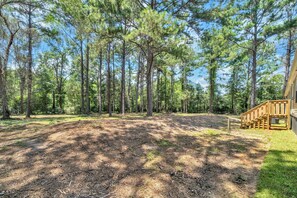 Property grounds - The Baker Rustic Laurel Retreat (Baker)