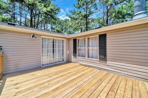 Terrace/patio - The Baker Rustic Laurel Retreat (Baker)