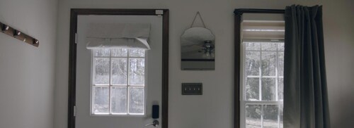 Luxurious 1-Bedroom Townhome in Peachtree City with AC