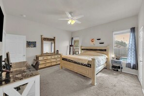 4 bedrooms, iron/ironing board, WiFi, bed sheets