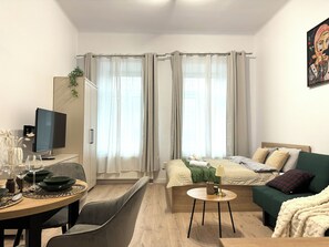 1 bedroom, free WiFi, bed sheets - Comfy Apartment next to Main Station Old Town Dapartments.eu (Kraków)