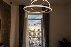 Luxury Double Room, Partial Sea View | Interior