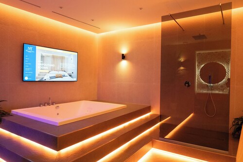 Napolitano Rooms - FLEGREA spa