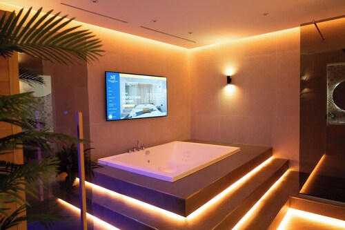 Napolitano Rooms - FLEGREA spa