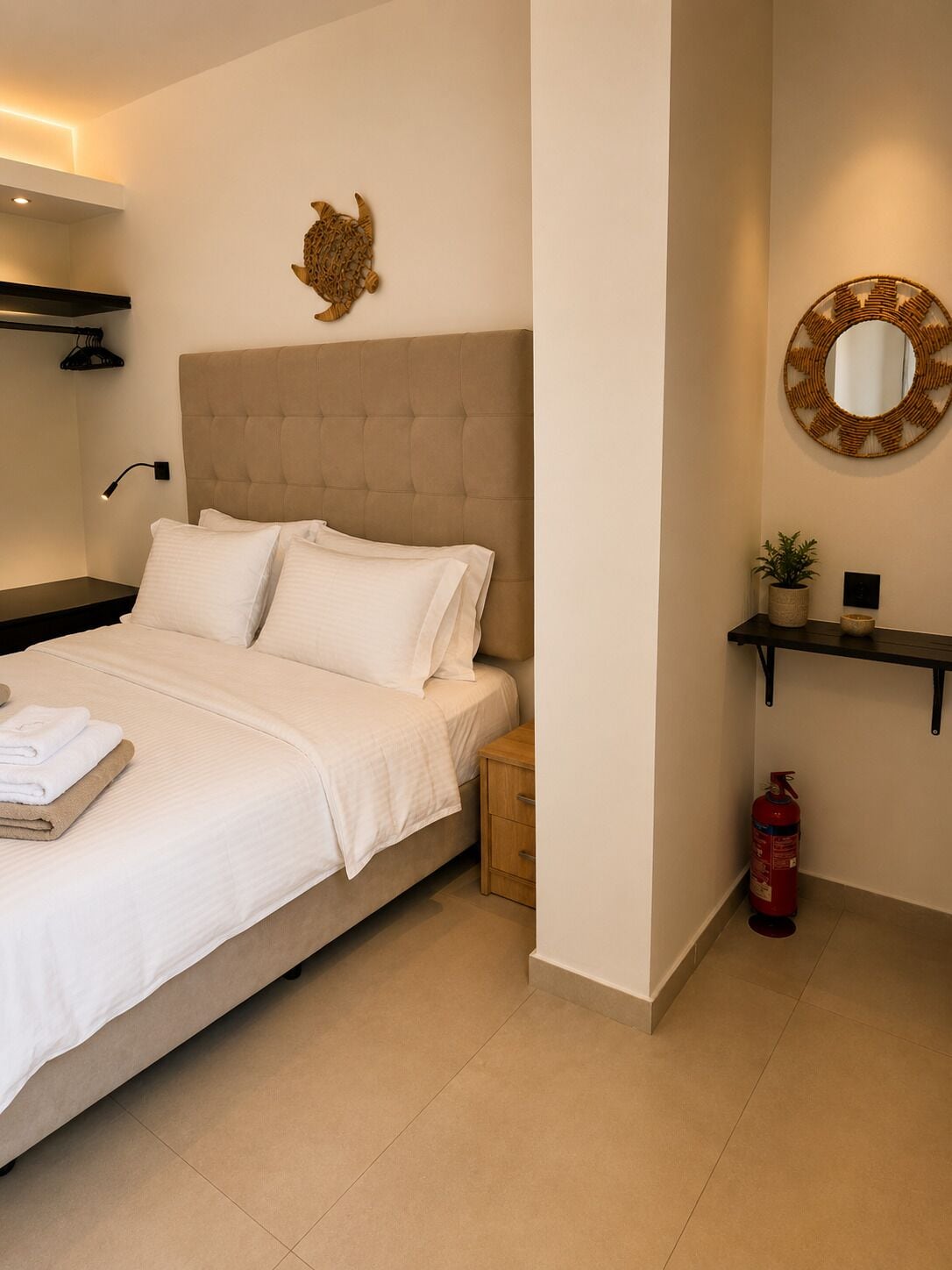 Luxury Suite, Partial Sea View | In-room safe, desk, laptop workspace, soundproofing
