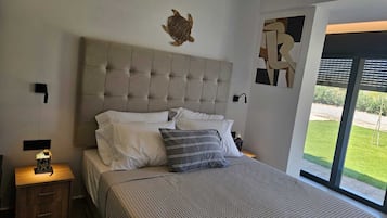 Suíte júnior, varanda coberta, vista parcial para o mar