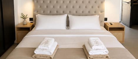 In-room safe, desk, laptop workspace, soundproofing
