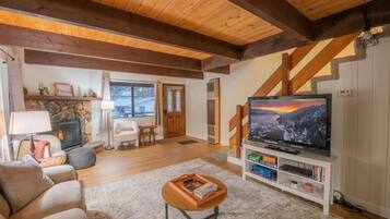 Basic-Haus, Balkon, Bergblick | Wohnbereich