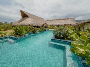 Outdoor pool - Makai Beach Hostel (Necocli)