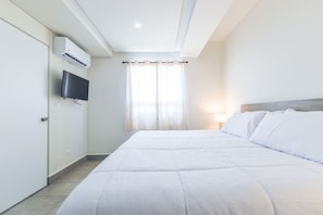 2 Schlafzimmer, Schreibtisch, Bügeleisen/Bügelbrett, WLAN