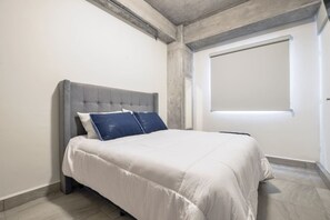 Room - ¡Céntrico & Nuevo! 1 Queen Bed + Double Sofa Bed (Monterrey)