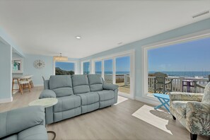 Smart TV - Newly Renovated and Pet Friendly Oceanfront 4 Bedroom Home at Channelbend (Surf City)
