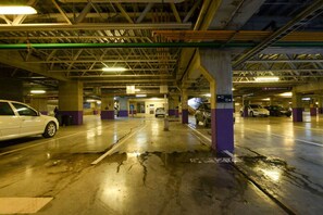 المنطقة المحيطة بالمنشأة