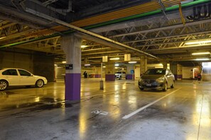 المنطقة المحيطة بالمنشأة